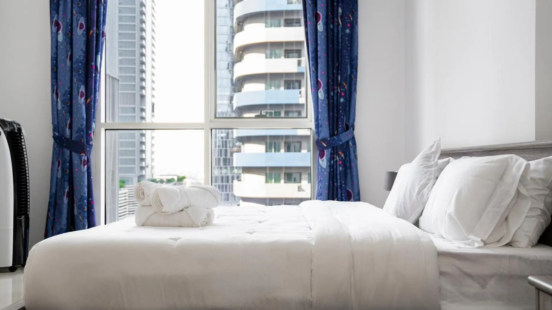 Elegant Escapes - Homely 1B In Dunya Tower Dubai United Arab Emirates