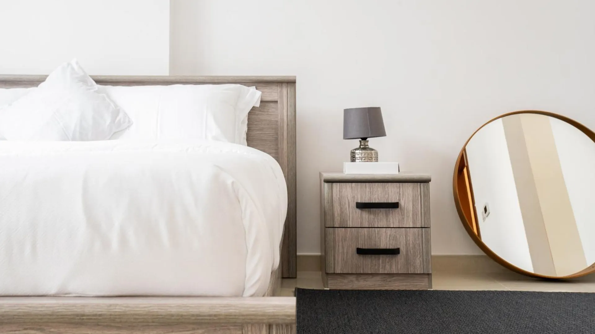 Elegant Escapes - Homely 1B In Dunya Tower Dubai 0*,