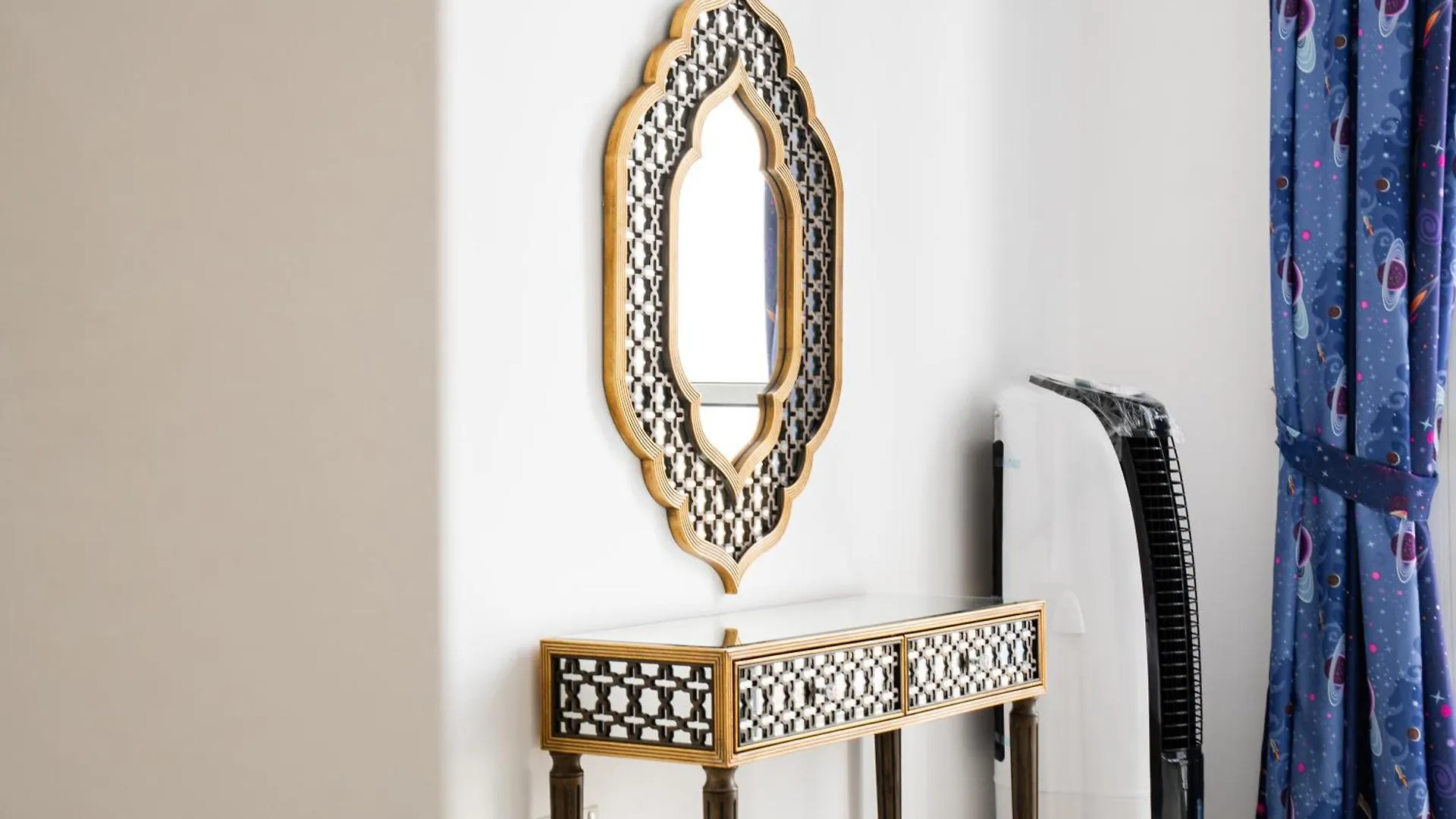 Elegant Escapes - Homely 1B In Dunya Tower Dubai 0*,  United Arab Emirates