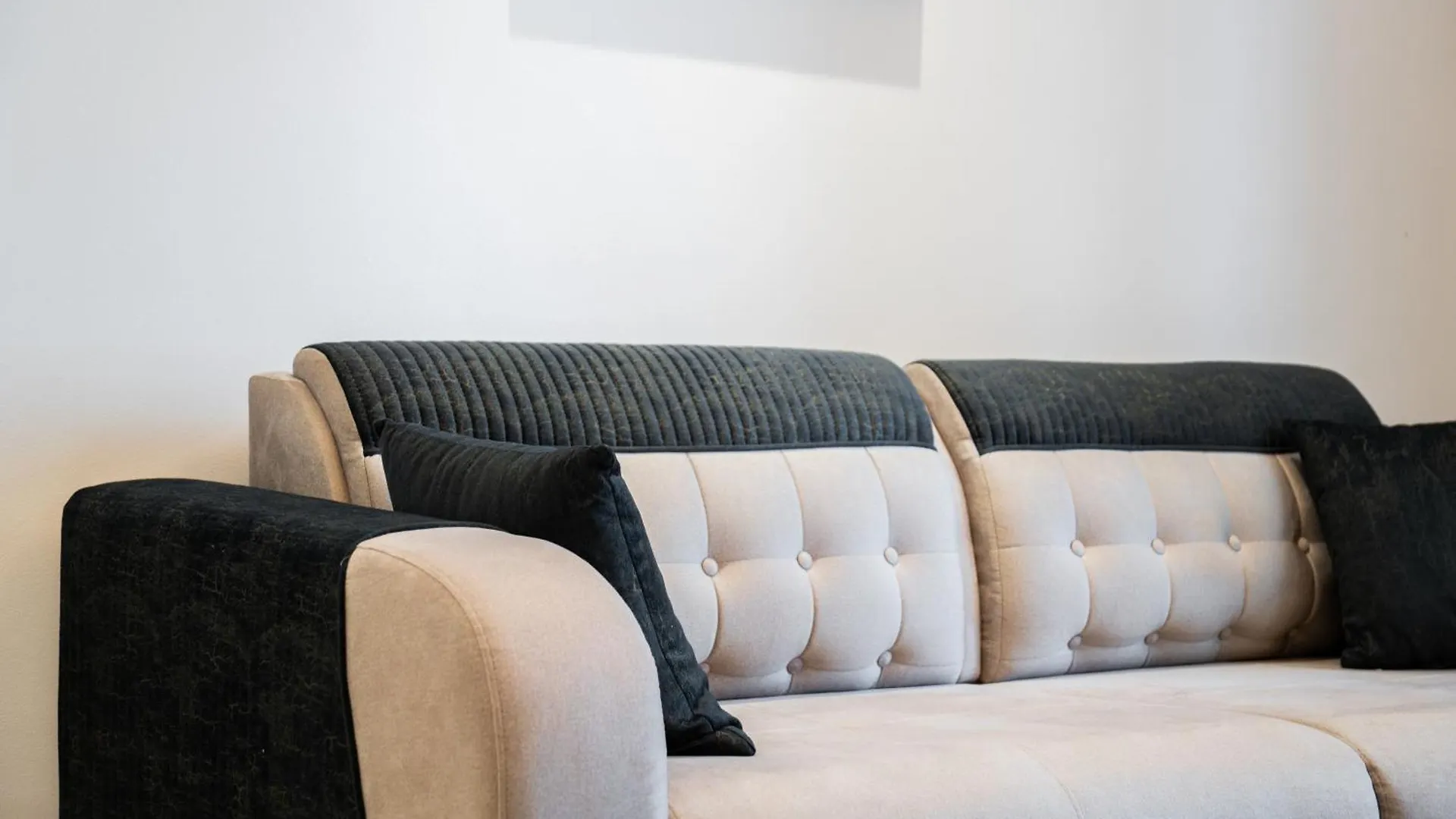 Apartment Elegant Escapes - Homely 1B In Dunya Tower Dubai United Arab Emirates