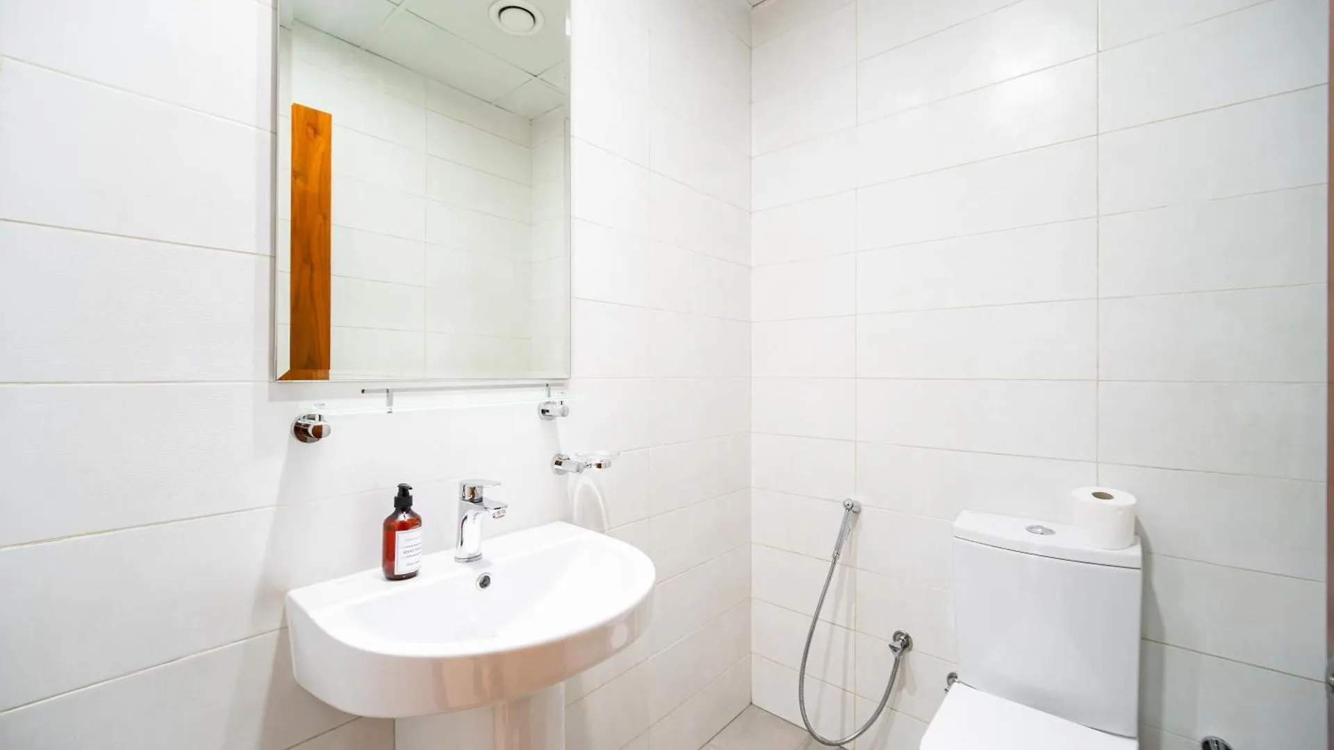 Elegant Escapes - Homely 1B In Dunya Tower Dubai 0*,