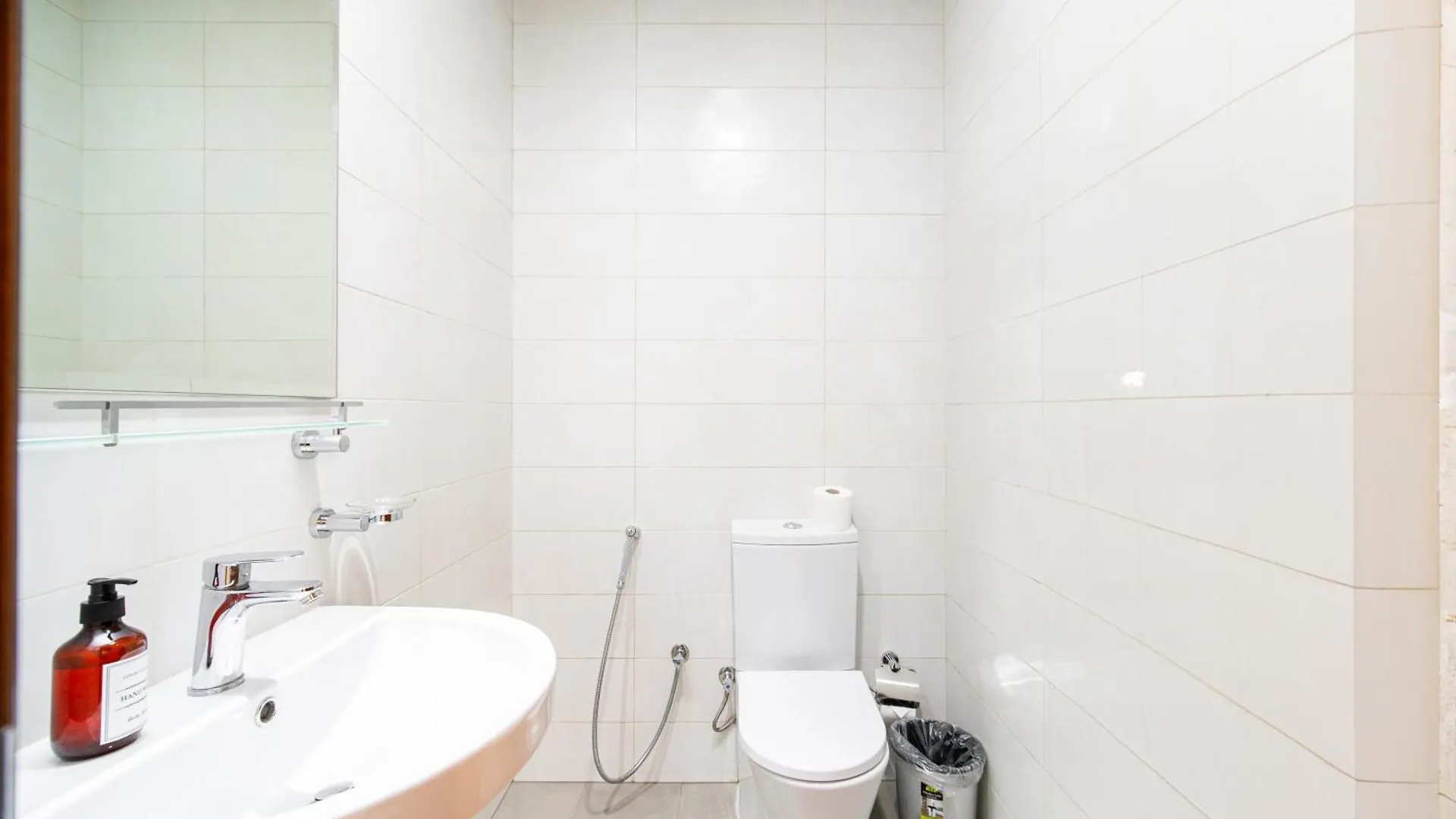 Elegant Escapes - Homely 1B In Dunya Tower Dubai United Arab Emirates
