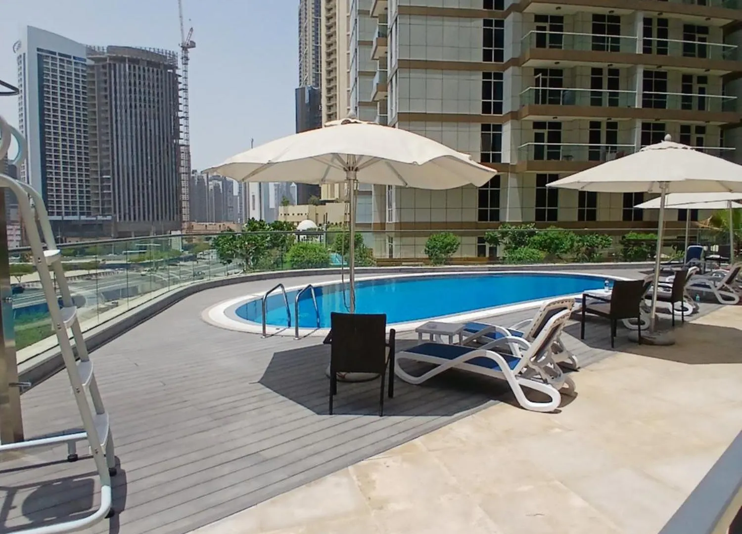 Elegant Escapes - Homely 1B In Dunya Tower Dubai
